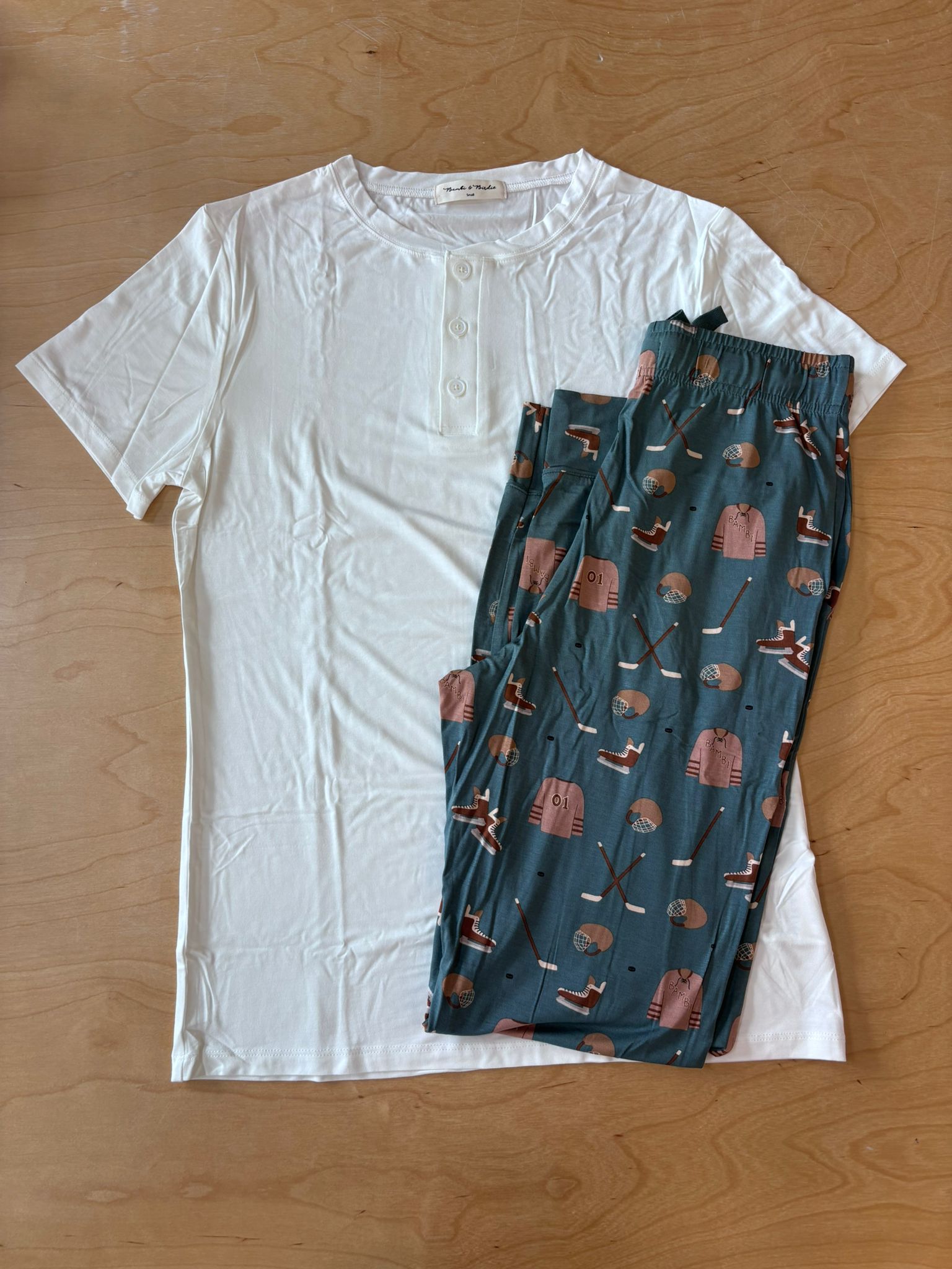 Bambi & Birdie 男士束腳長褲家居服套裝 冰球圖案|產品及細節圖片 2