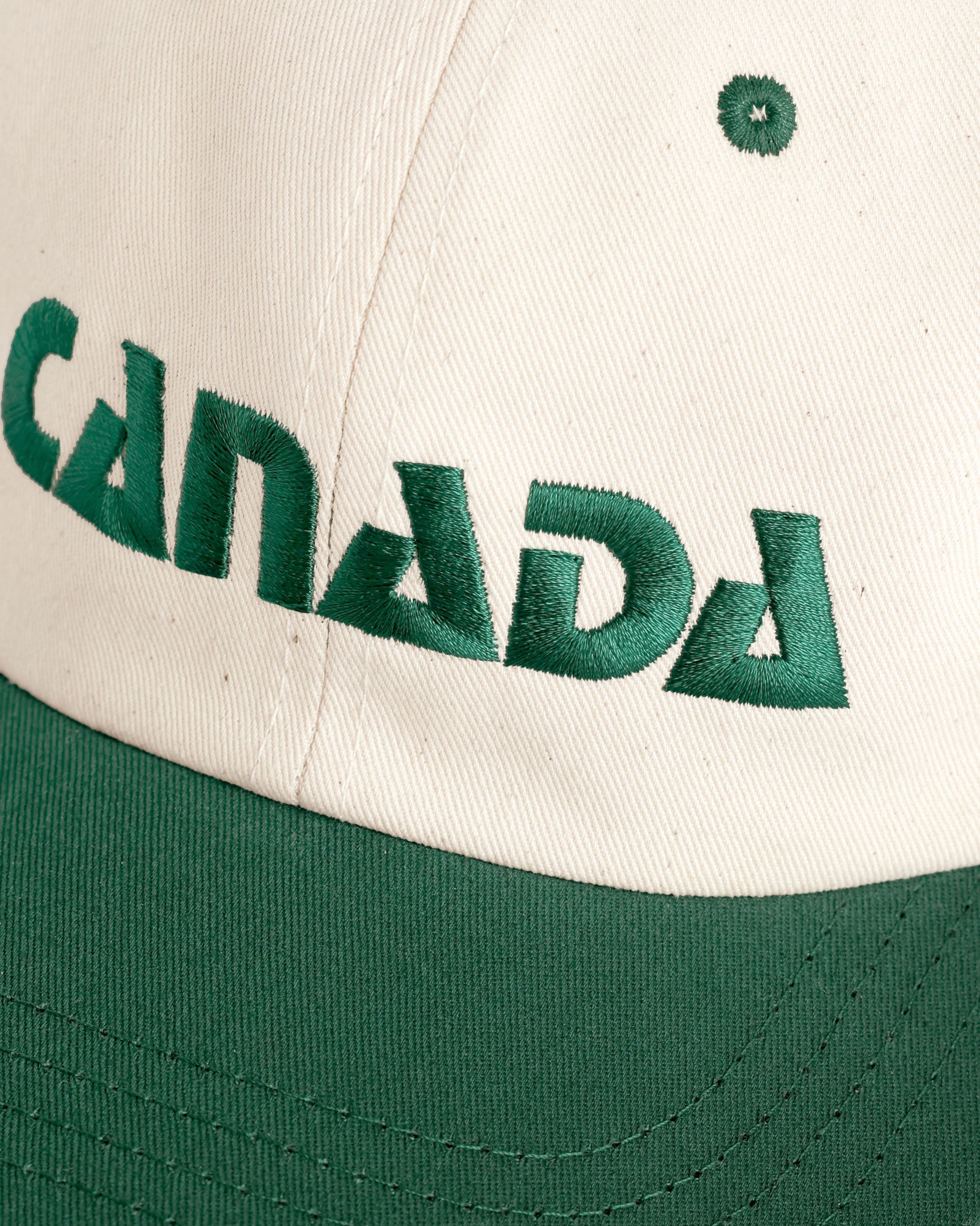 Province of Canada 加拿大字樣米白森林綠刺繡棉質棒球帽|產品及穿著細節圖 3