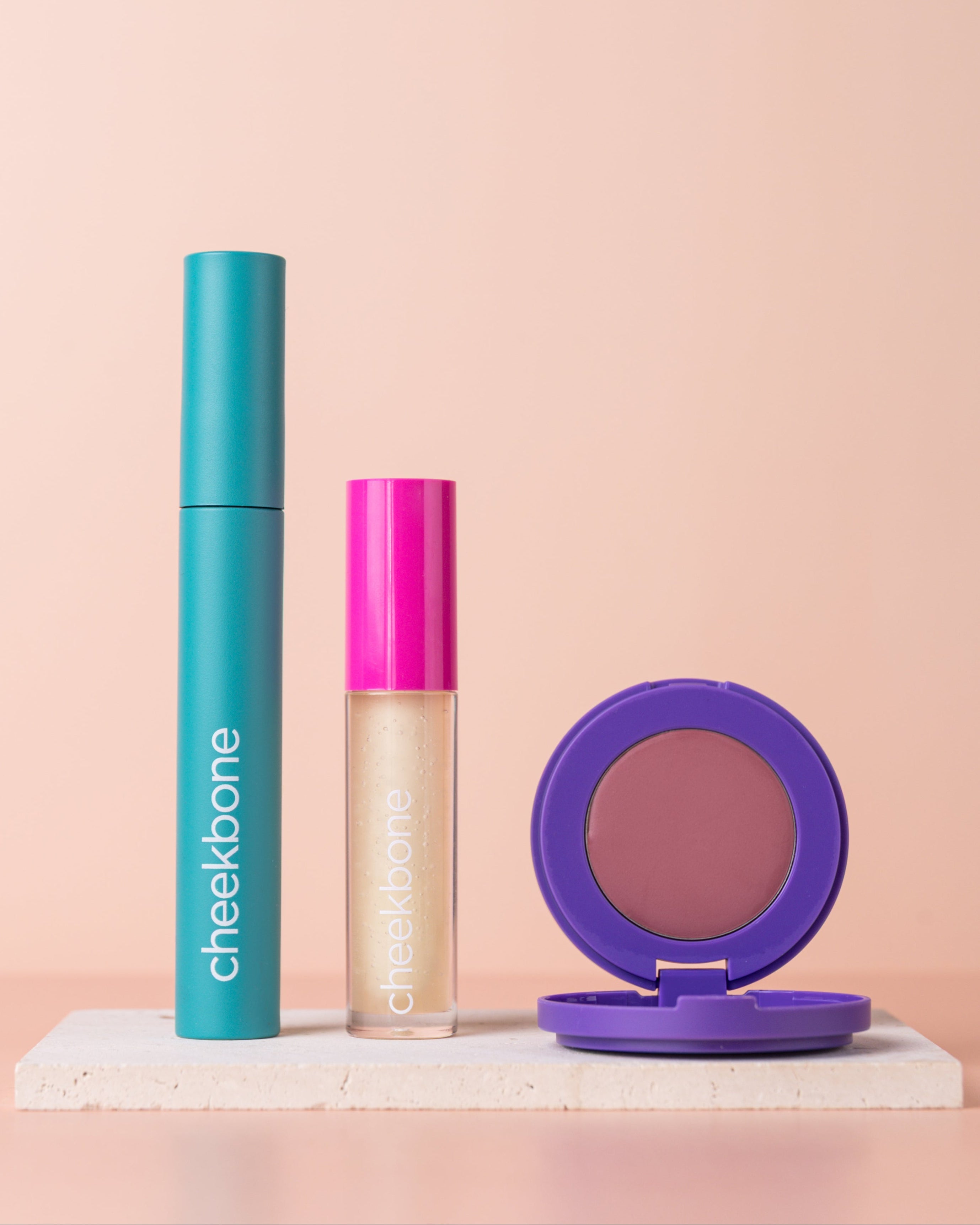 Cheekbone Beauty Cheekbone Essentials 套裝 主產品圖