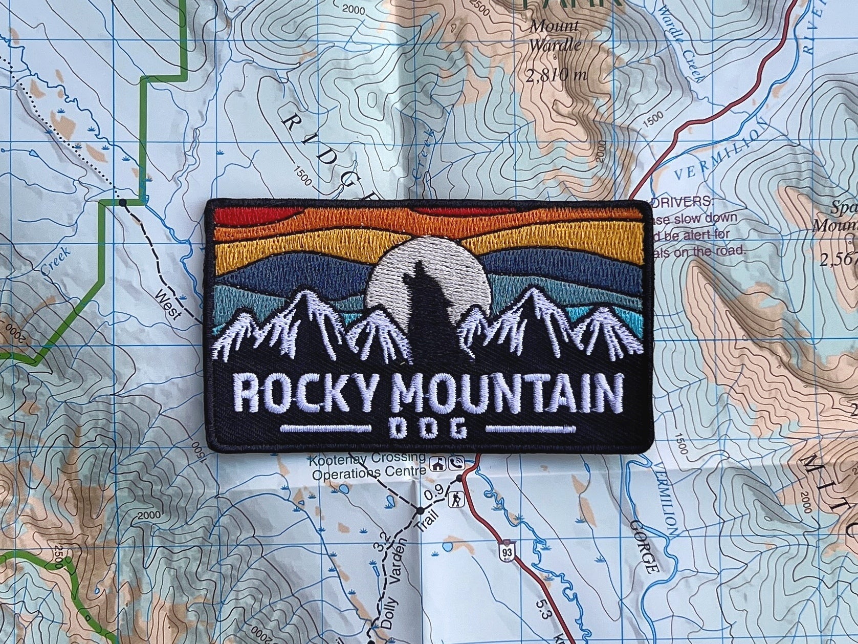Rocky Mountain Dog Rocky Mountain Wolf Moon 布章 主產品圖